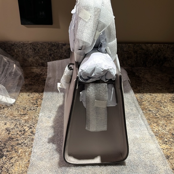 Coach Zoe Carryall - Picture 7 of 14